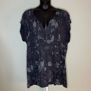 Old navy short sleeve top with flowers 4X